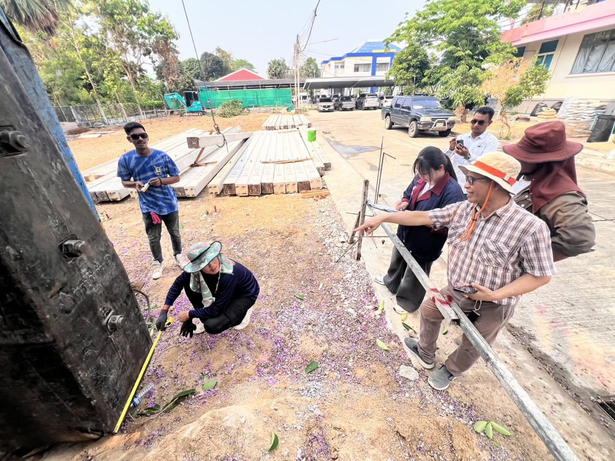 ก่อสร้างอาคารสำนักงาน และโรงเก็บพัสดุ บ้านพักข้าราชการ โรงจอดรถ — รูปที่ 1